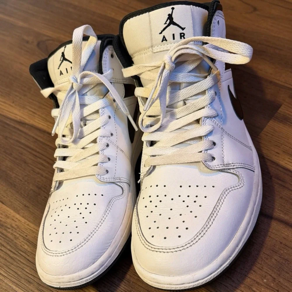 Nike Air Jordan 1 Mid Reverse Panda Mens 8.5 White Black DQ8426-132 Leather